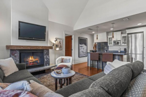 Elevated Penthouse Condo managed by Little Sister Getaways